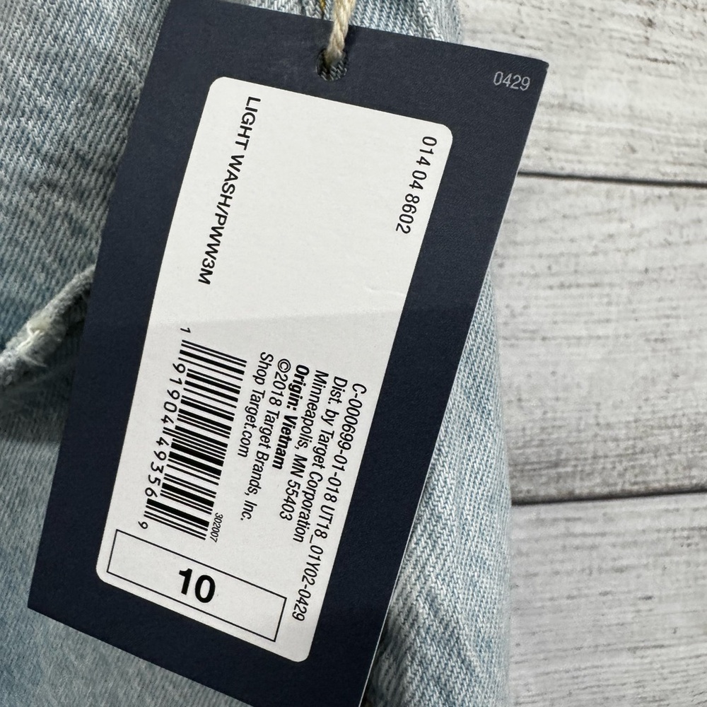 Universal Thread Curvy Vintage Straight NWT Jeans - Picture 6 of 8